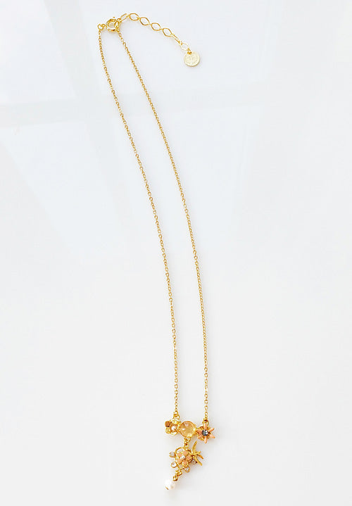 Collier birdy doré à l'or fin sur fine chaine; longueur ajustable grâce à sa chaine d'aisance.