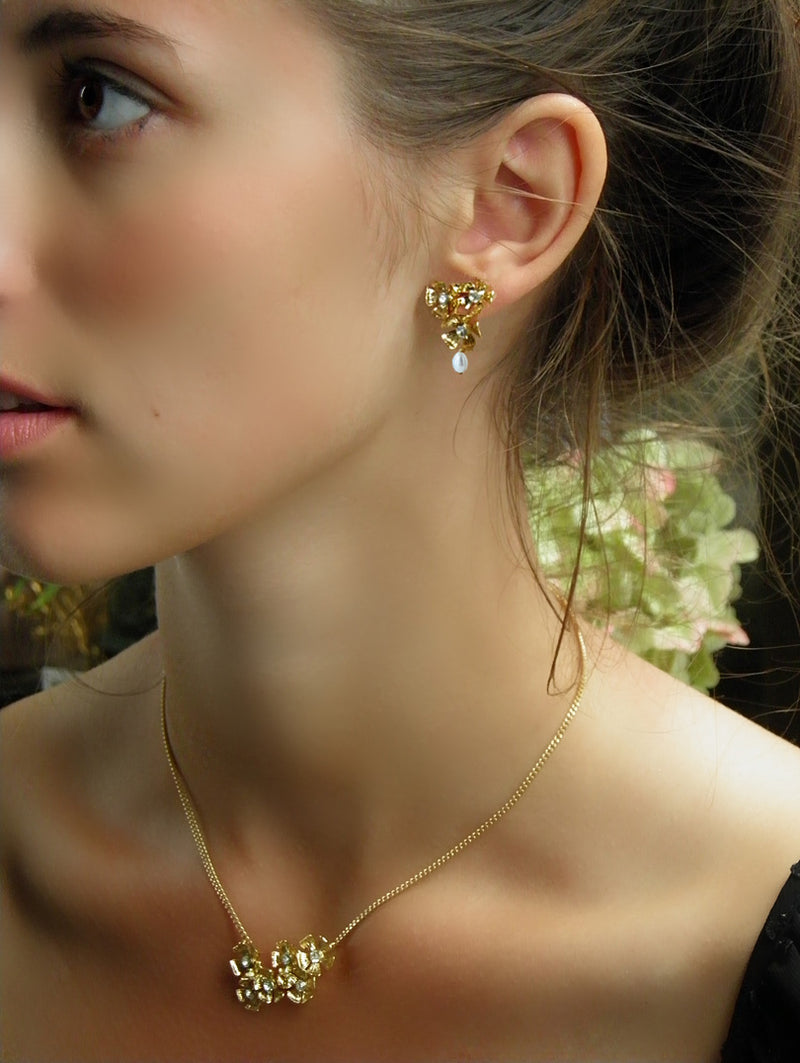Elles se marient merveilleusement bien au collier Lou de la même collection, pour une parure chic au top !