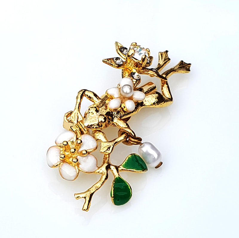 broche grenouille doré à l'or fin 24 carats, émail époxy, perle d'eau douce et petite perle blanc nacré