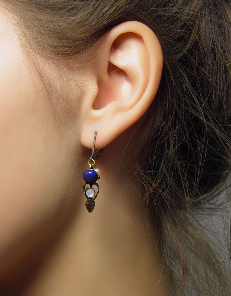 Boucles d'oreilles dormeuses tête de serpent et lapis lazuli